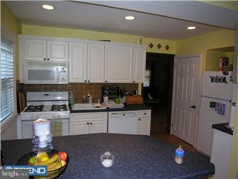 90 Newtown Road Warminster, PA 18974 - Photo 4 of 12 Kitchen