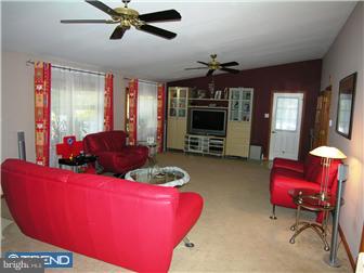 90 Newtown Road Warminster, PA 18974 - Photo 5 of 12 Family Room