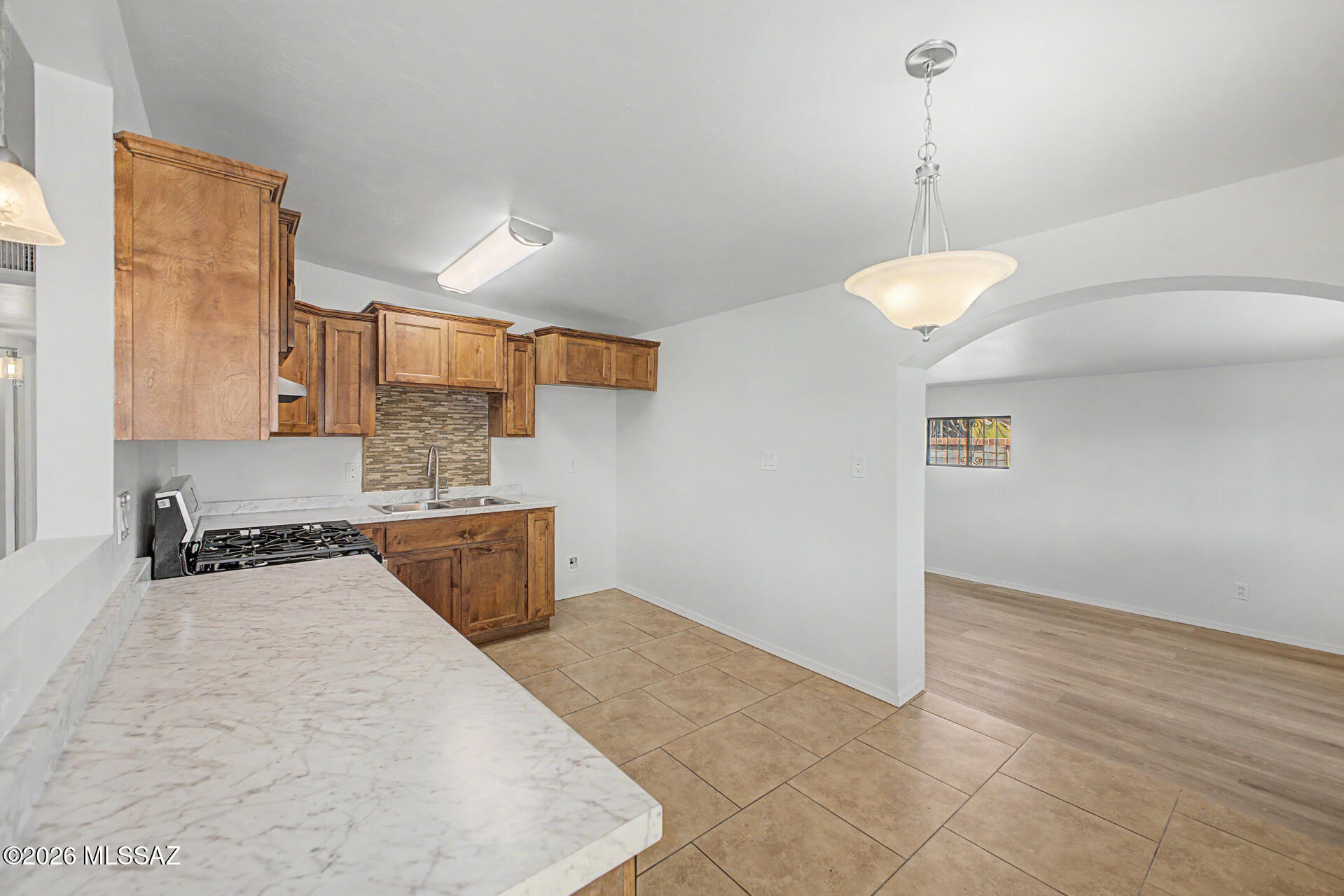 218 East Elvado Road Tucson, AZ 85756 - Photo 4 of 26 11 - Elvado
