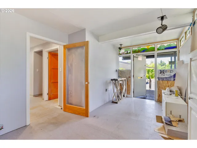 $413,900 | 1225 West Main Street, Medford, OR 97501