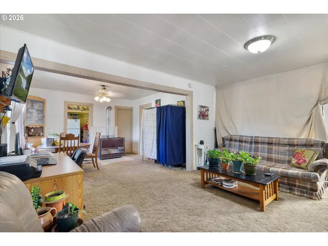 $413,900 | 1225 West Main Street, Medford, OR 97501