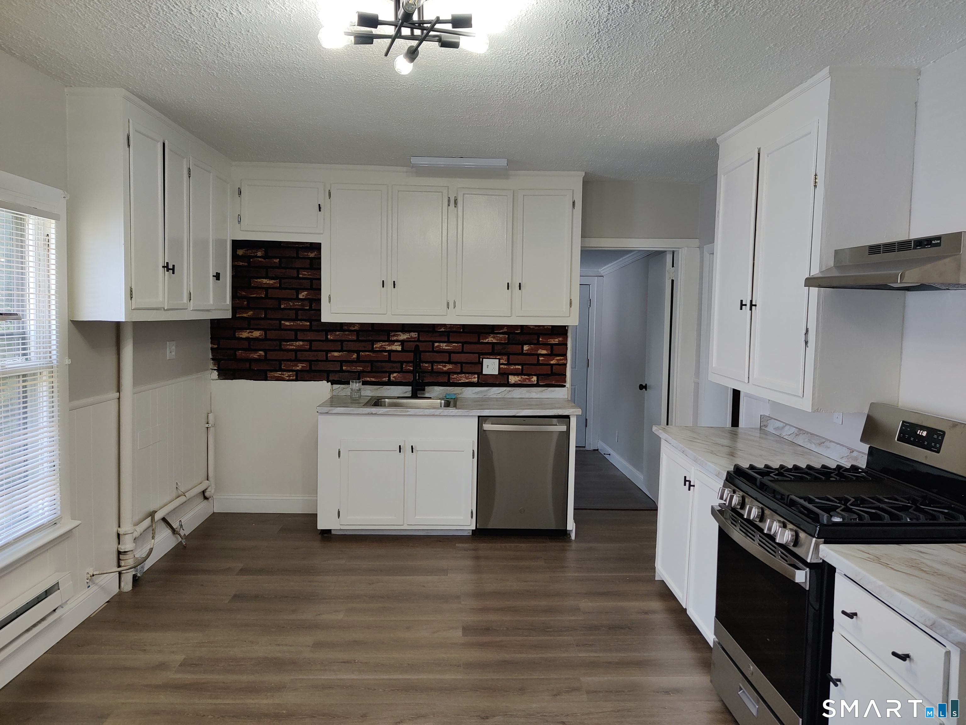 141 Hawkins Street Derby, CT 06418 - Photo 14 of 19