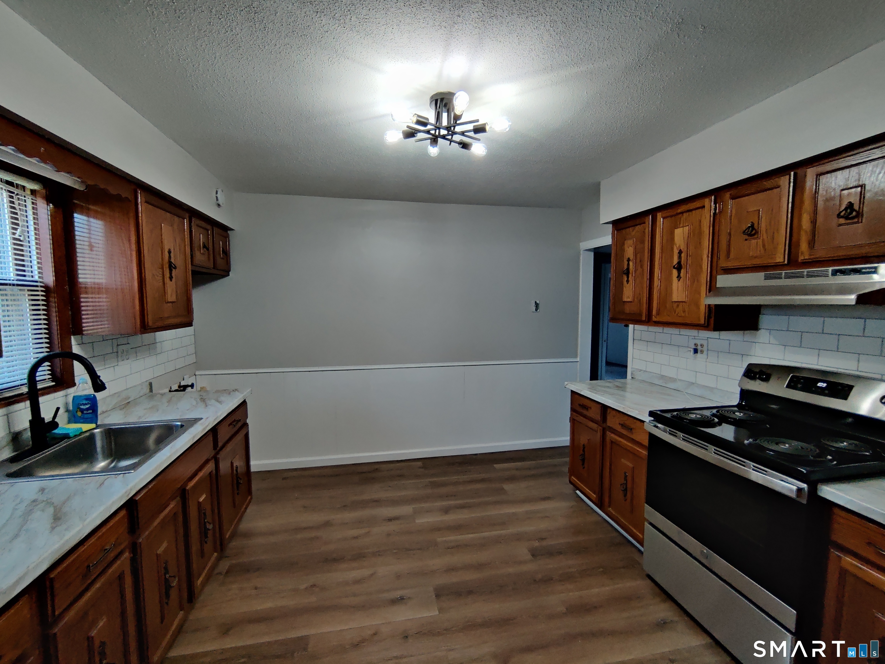 141 Hawkins Street Derby, CT 06418 - Photo 3 of 19