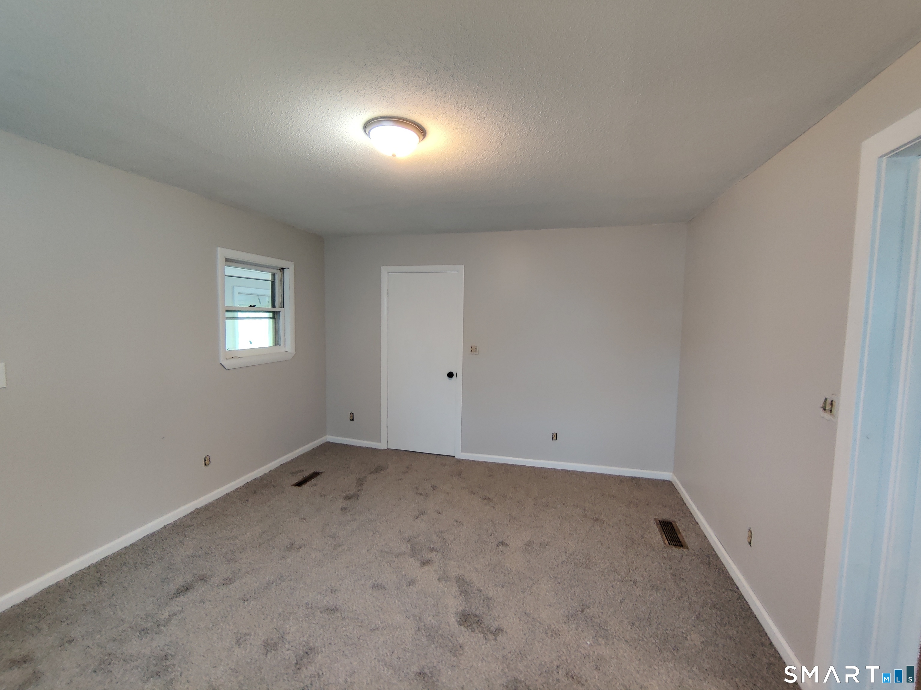 141 Hawkins Street Derby, CT 06418 - Photo 8 of 19