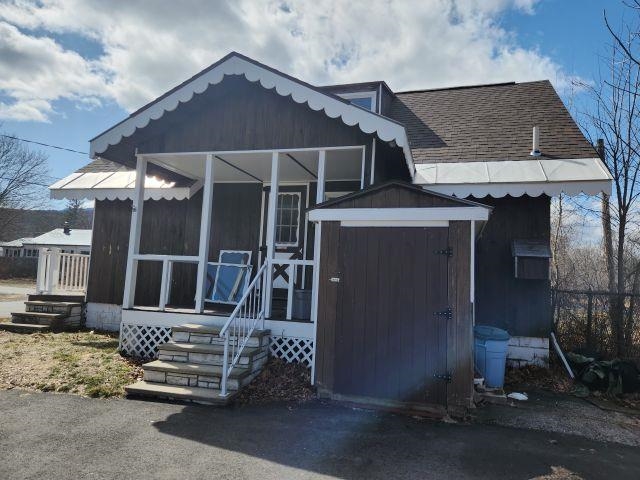 18 Corbin Avenue Gorham, NH 03581 - Photo 2 of 30