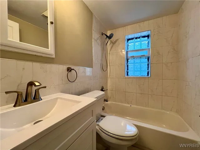 $1,100 | 1225 Hertel Avenue, Unit 2, Buffalo, NY 14216