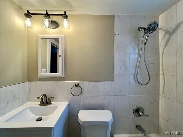 $1,100 | 1225 Hertel Avenue, Unit 2, Buffalo, NY 14216