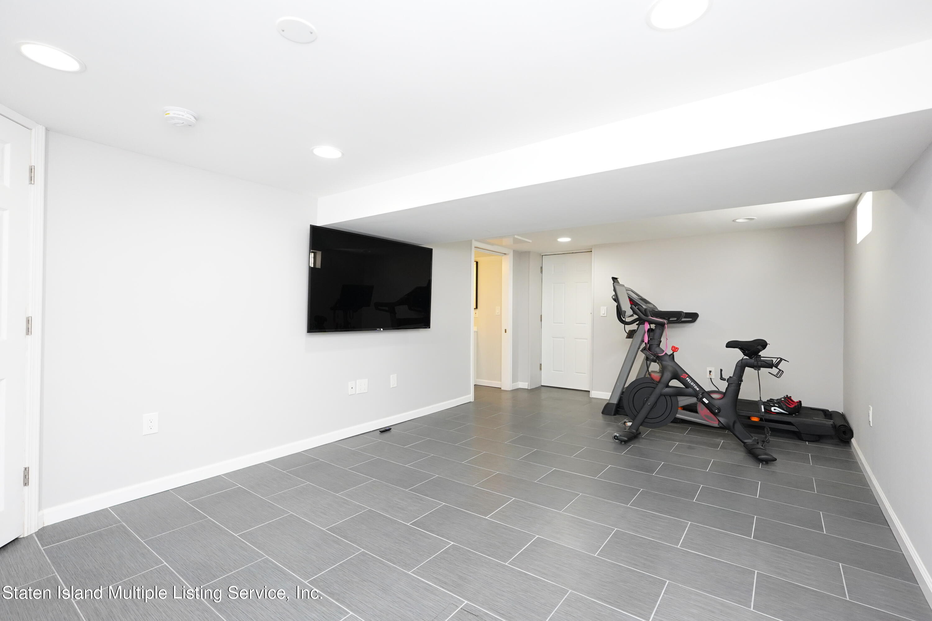 106 Raritan Avenue Staten Island, NY 10304 - Photo 37 of 49 Photo Dec 10 2022, 1 53 15 PM