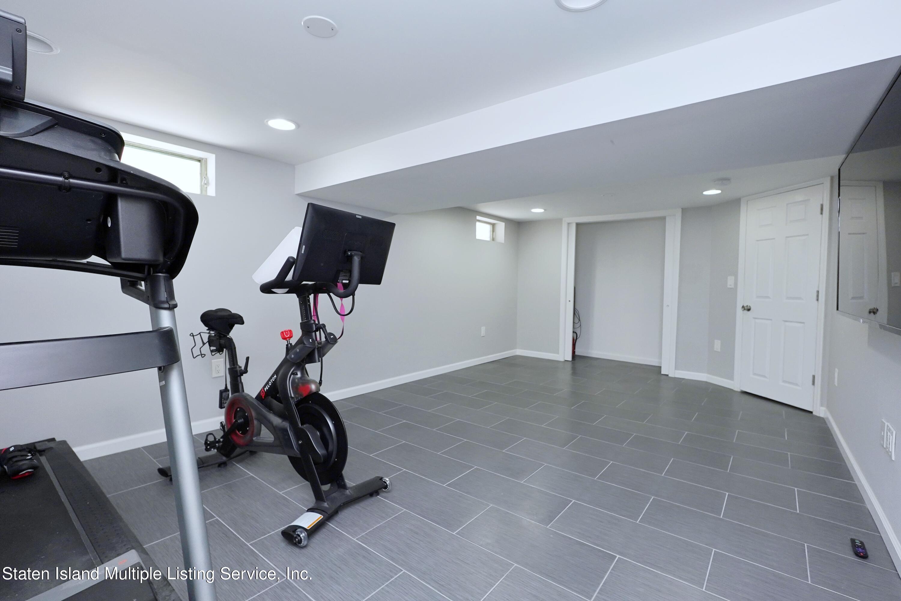 106 Raritan Avenue Staten Island, NY 10304 - Photo 38 of 49 Photo Dec 10 2022, 1 53 03 PM