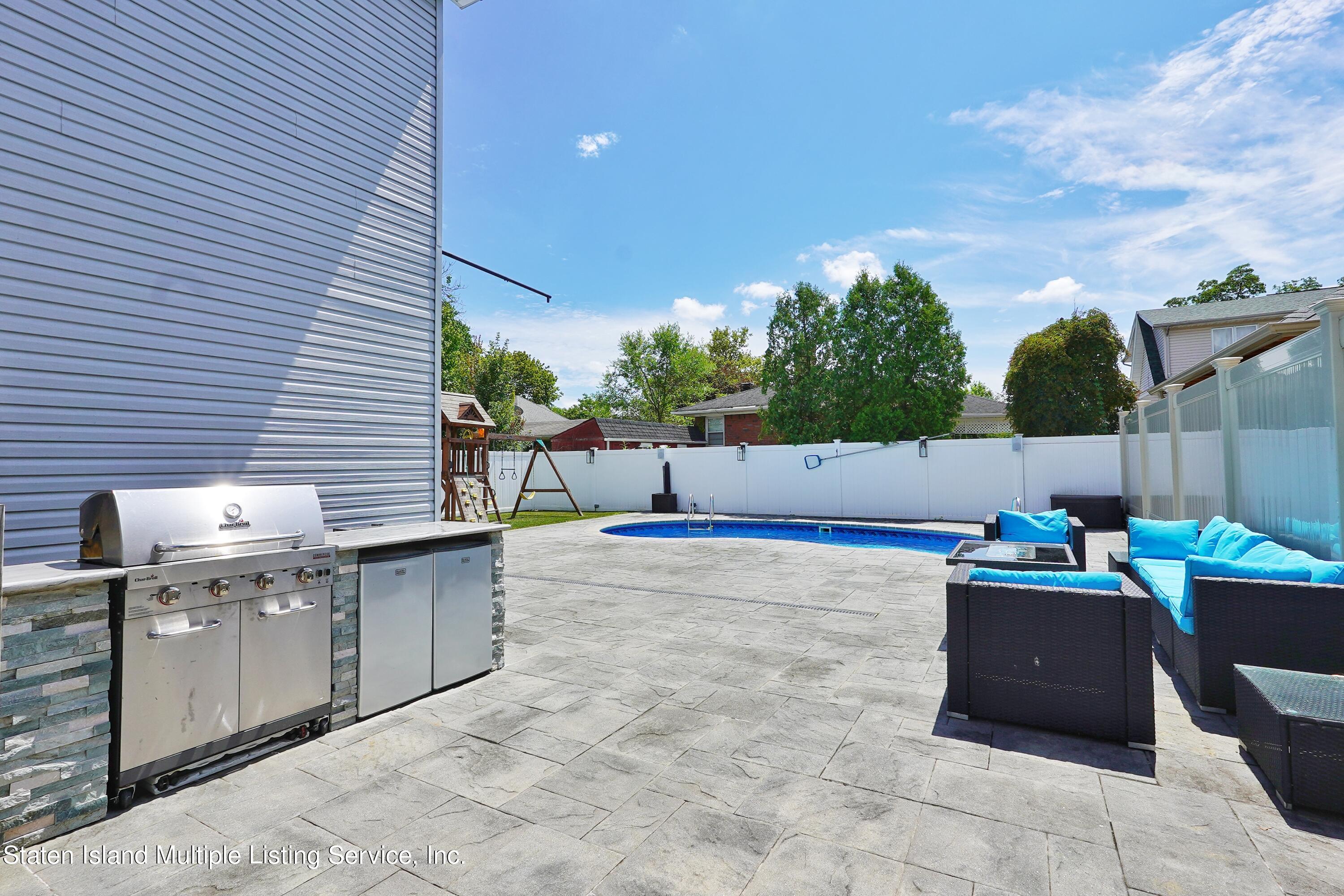 106 Raritan Avenue Staten Island, NY 10304 - Photo 46 of 49 Photo Dec 10 2022, 2 06 08 PM