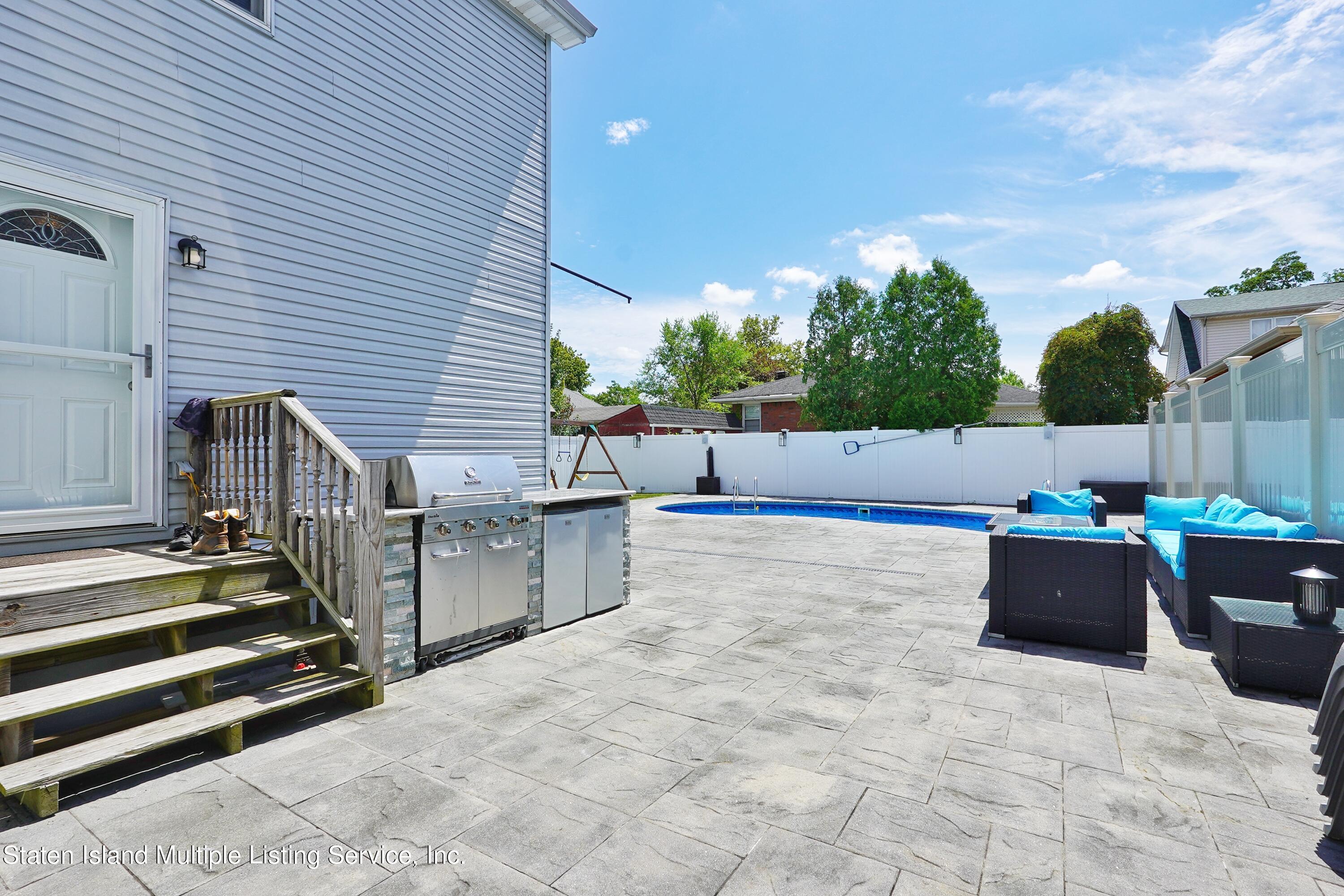 106 Raritan Avenue Staten Island, NY 10304 - Photo 47 of 49 Photo Dec 10 2022, 2 06 03 PM