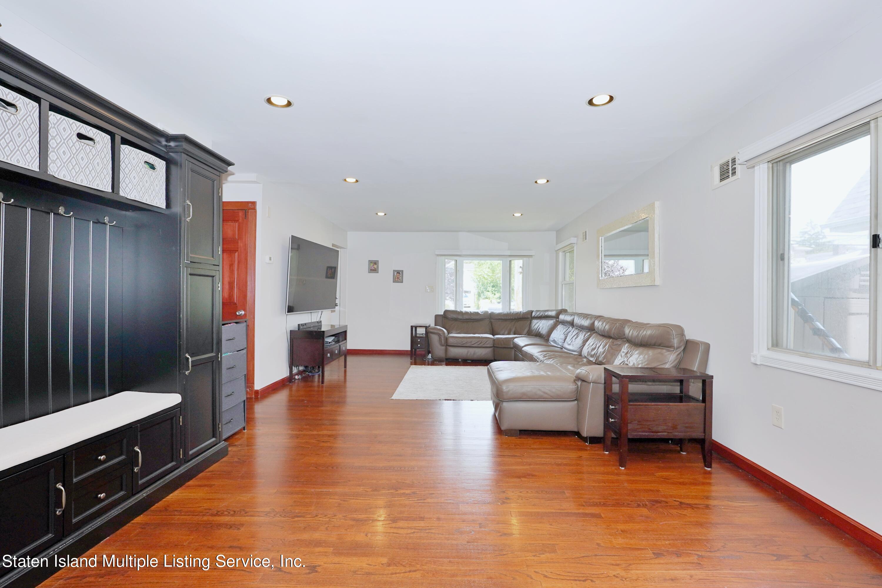 106 Raritan Avenue Staten Island, NY 10304 - Photo 8 of 49 Photo Dec 10 2022, 1 55 33 PM