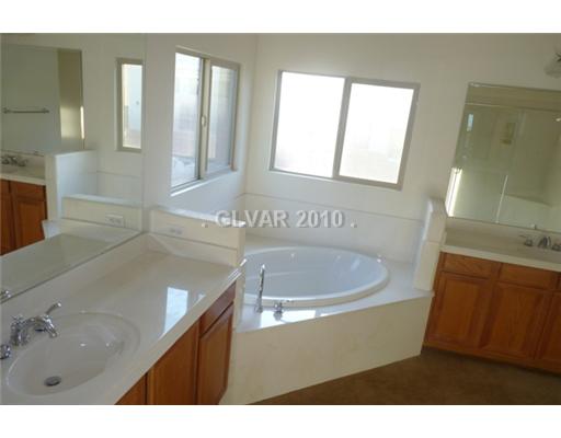 175 Rising Mesa Court Henderson, NV 89012 - Photo 7 of 9 Master Bath/Spa.
