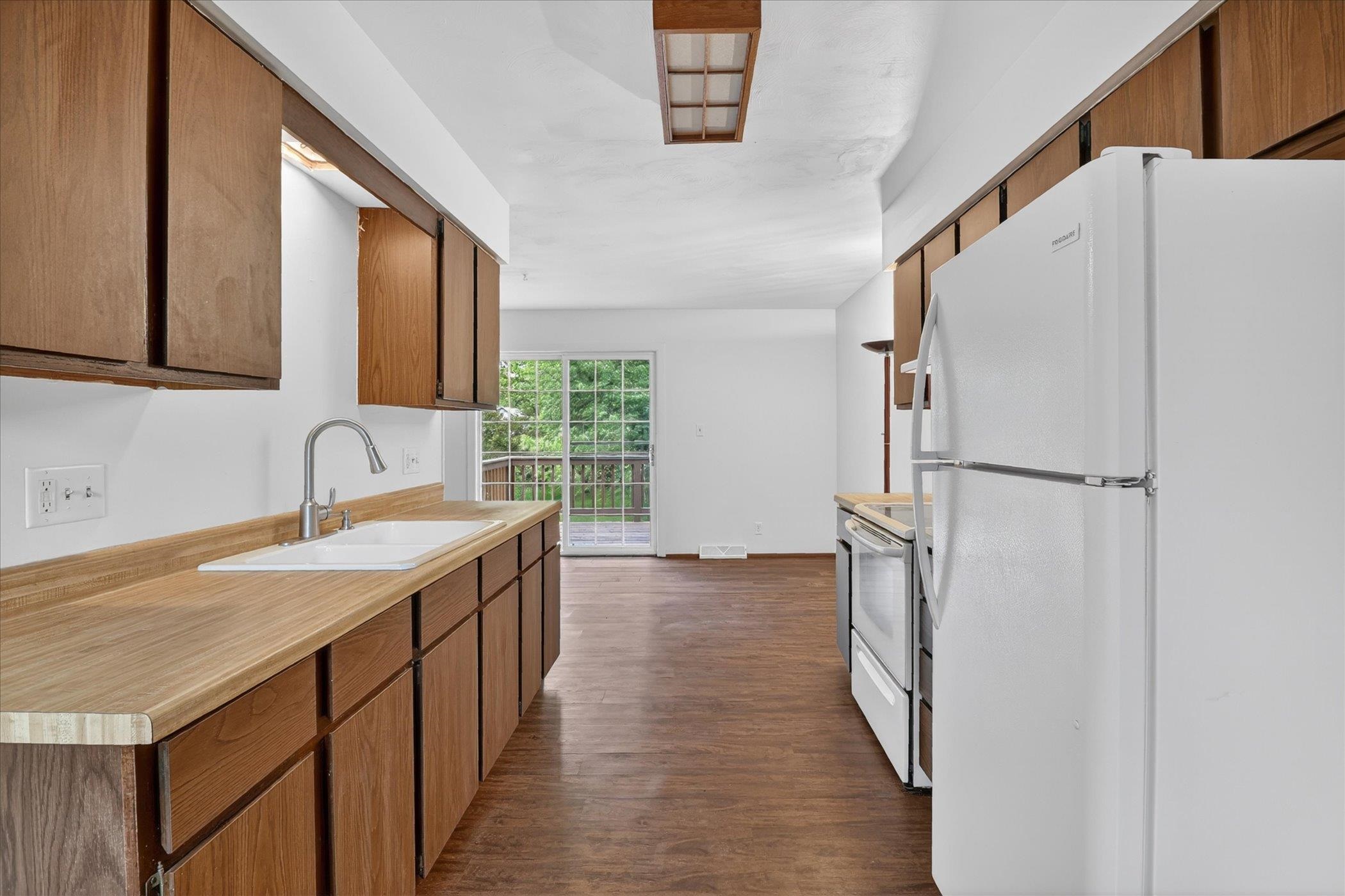 405 West Cherry Street Forreston, IL 61030 - Photo 13 of 40