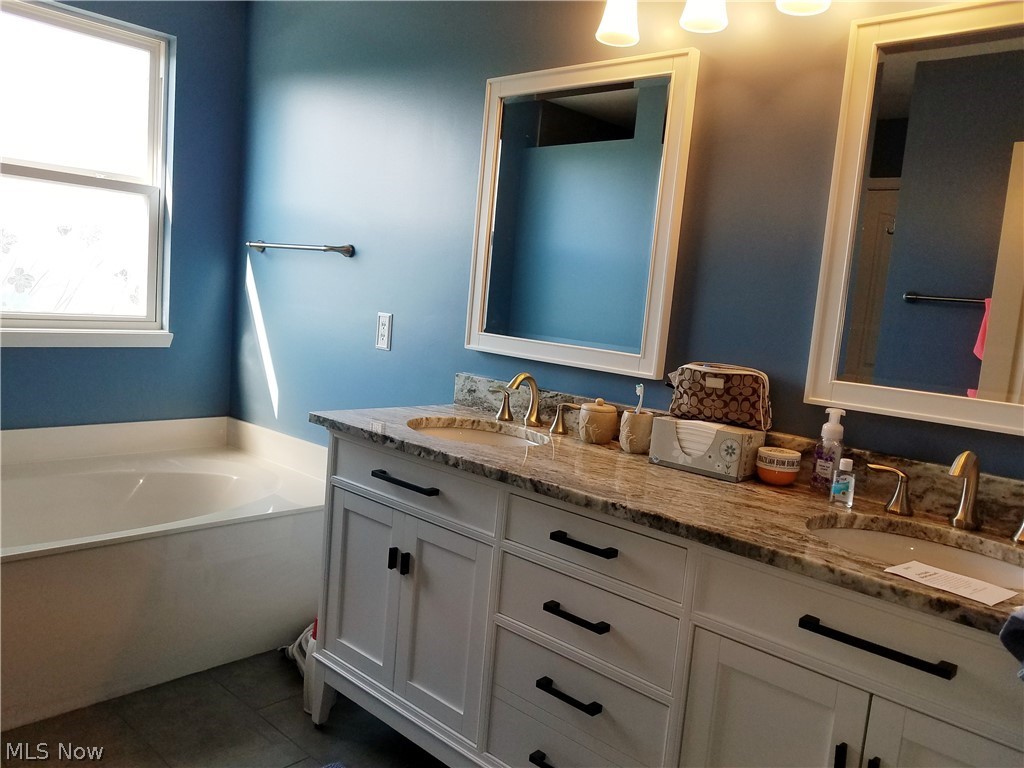 27177 Watkin Road Olmsted Falls, OH 44138 - Photo 14 of 35