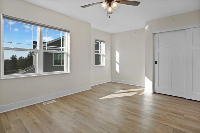 $2,550 | 118 Eiche Drive, Unit 3, Slinger, WI 53086