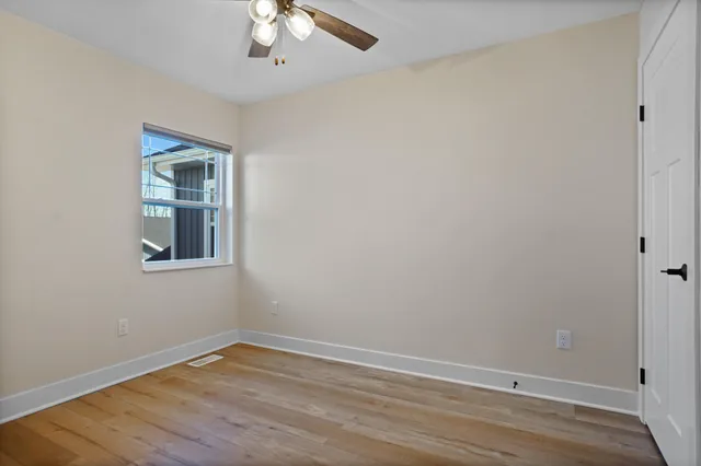 $2,550 | 118 Eiche Drive, Unit 3, Slinger, WI 53086