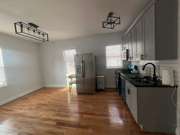 $2,900 | 167-16 43rd Avenue | Flushing