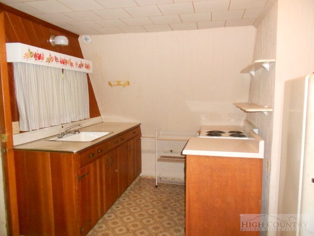 454 Hoke Wagoner Road Crumpler, NC 28617 - Photo 13 of 15 Gallery Image 13