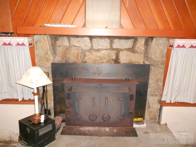 454 Hoke Wagoner Road Crumpler, NC 28617 - Photo 3 of 15 Gallery Image 3
