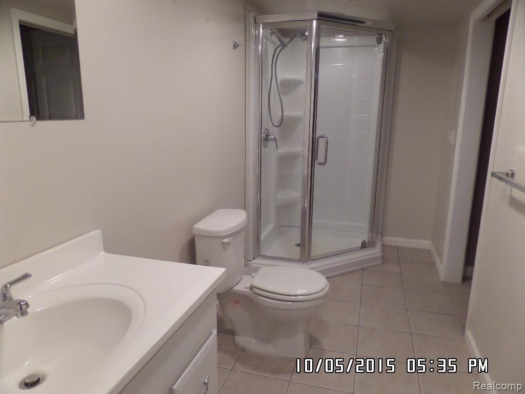 2195 Crystal Drive Rochester, MI 48309 - Photo 21 of 27 SAM_6132.JPG