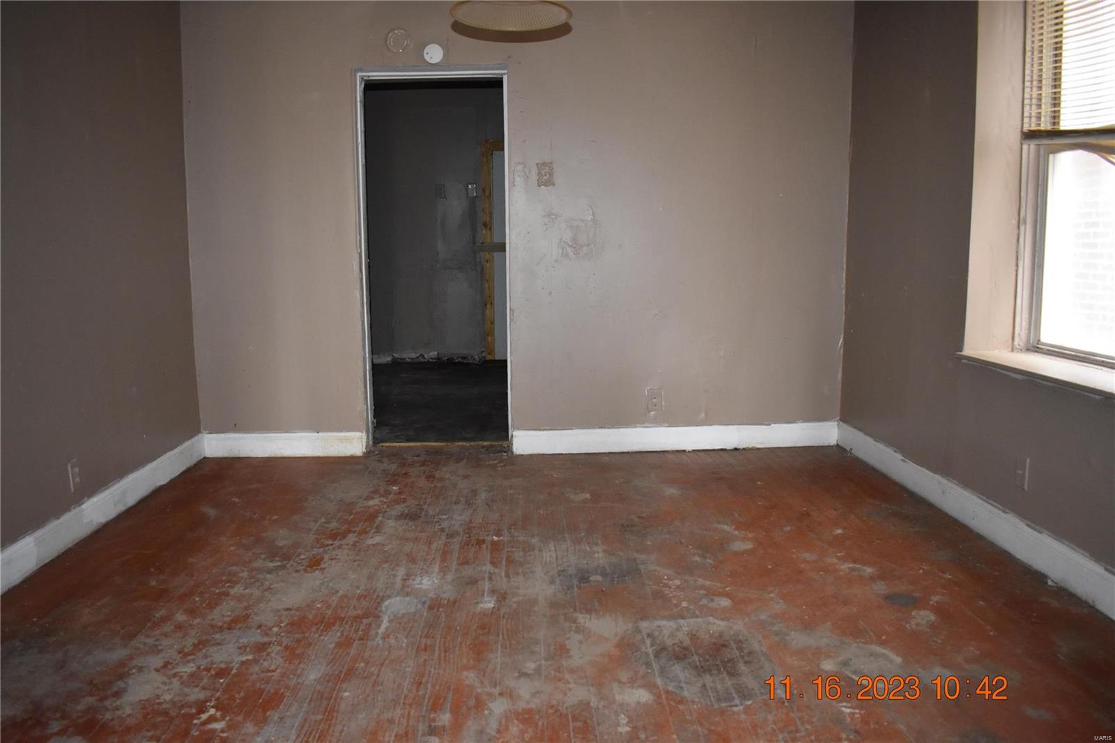 5875 Lotus Avenue St. Louis, MO 63112 - Photo 5 of 10