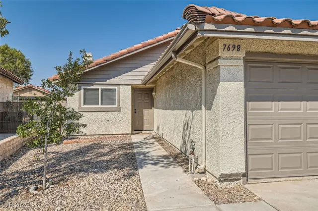 $1,790 | 7698 Barbican Court, Las Vegas, NV 89147