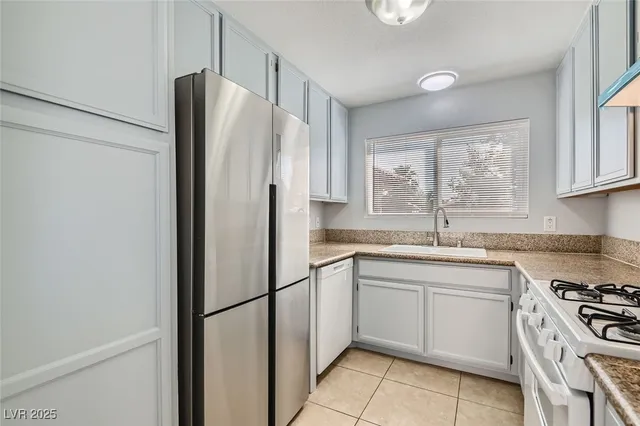 $1,790 | 7698 Barbican Court, Las Vegas, NV 89147