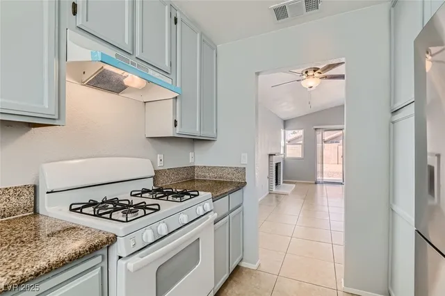 $1,790 | 7698 Barbican Court, Las Vegas, NV 89147