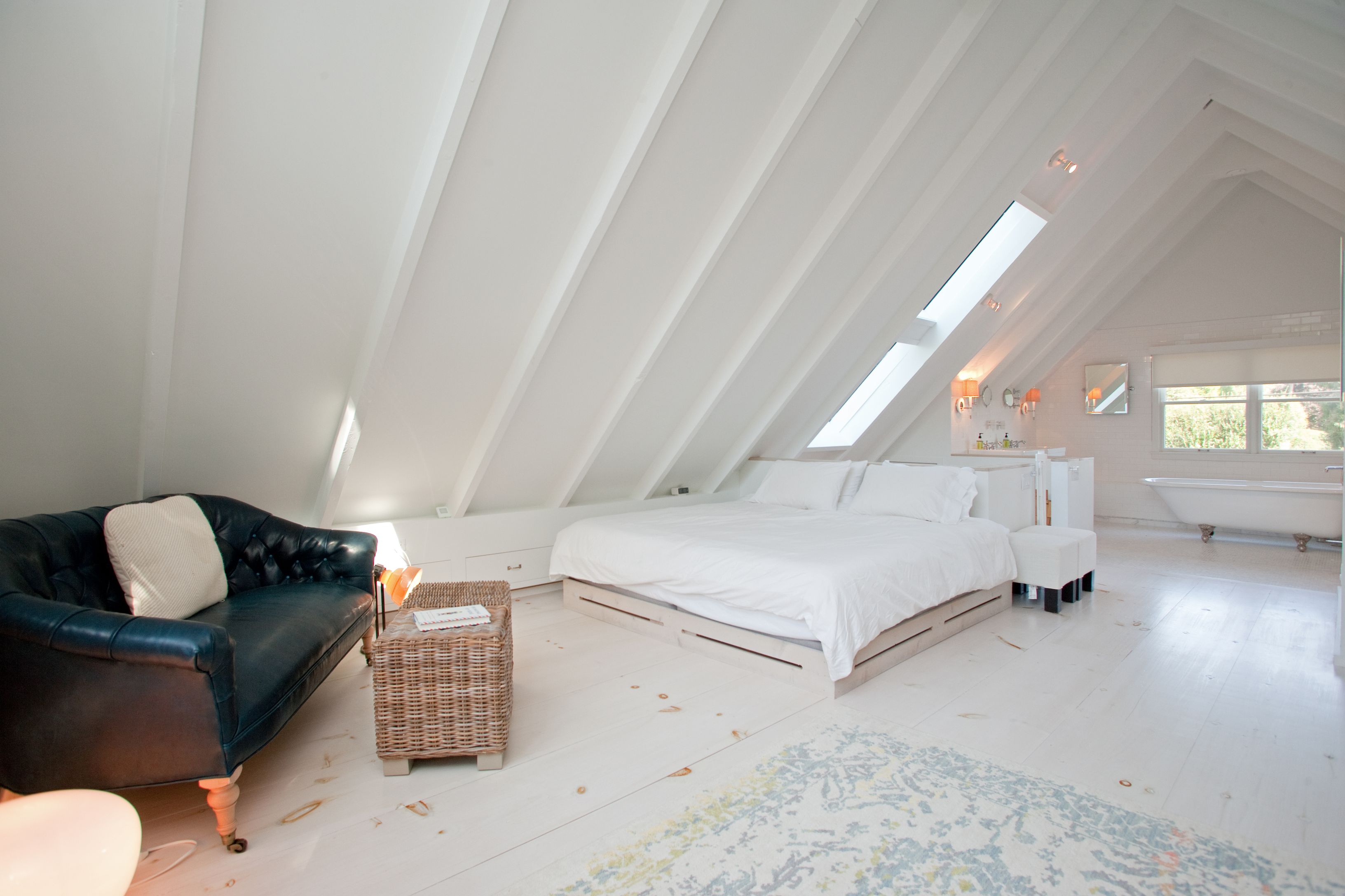 195 Oak Street Bridgehampton, NY 11932 - Photo 6 of 11