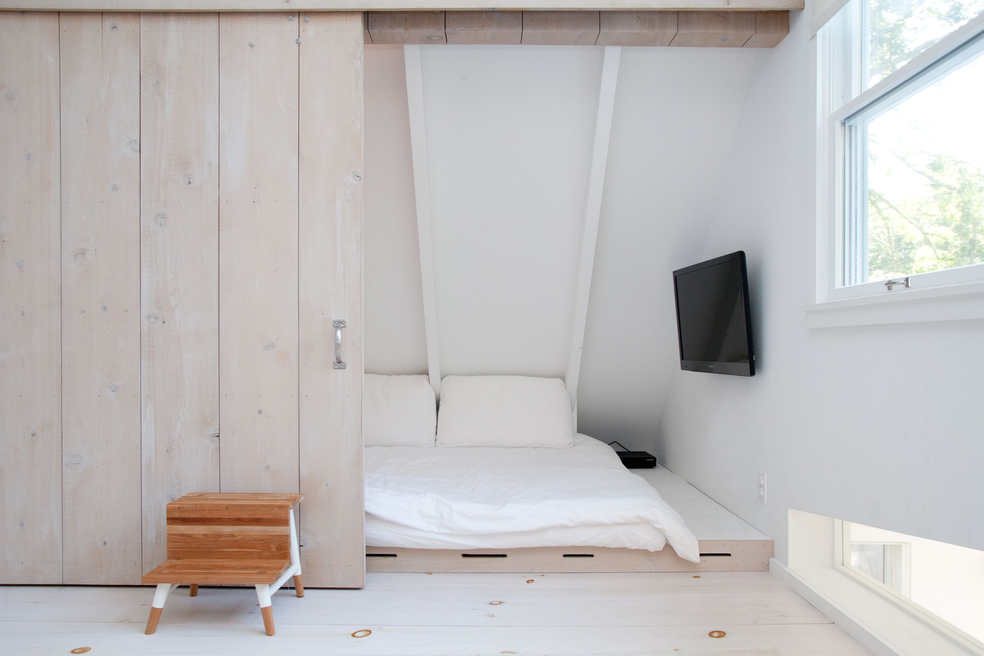 195 Oak Street Bridgehampton, NY 11932 - Photo 7 of 11