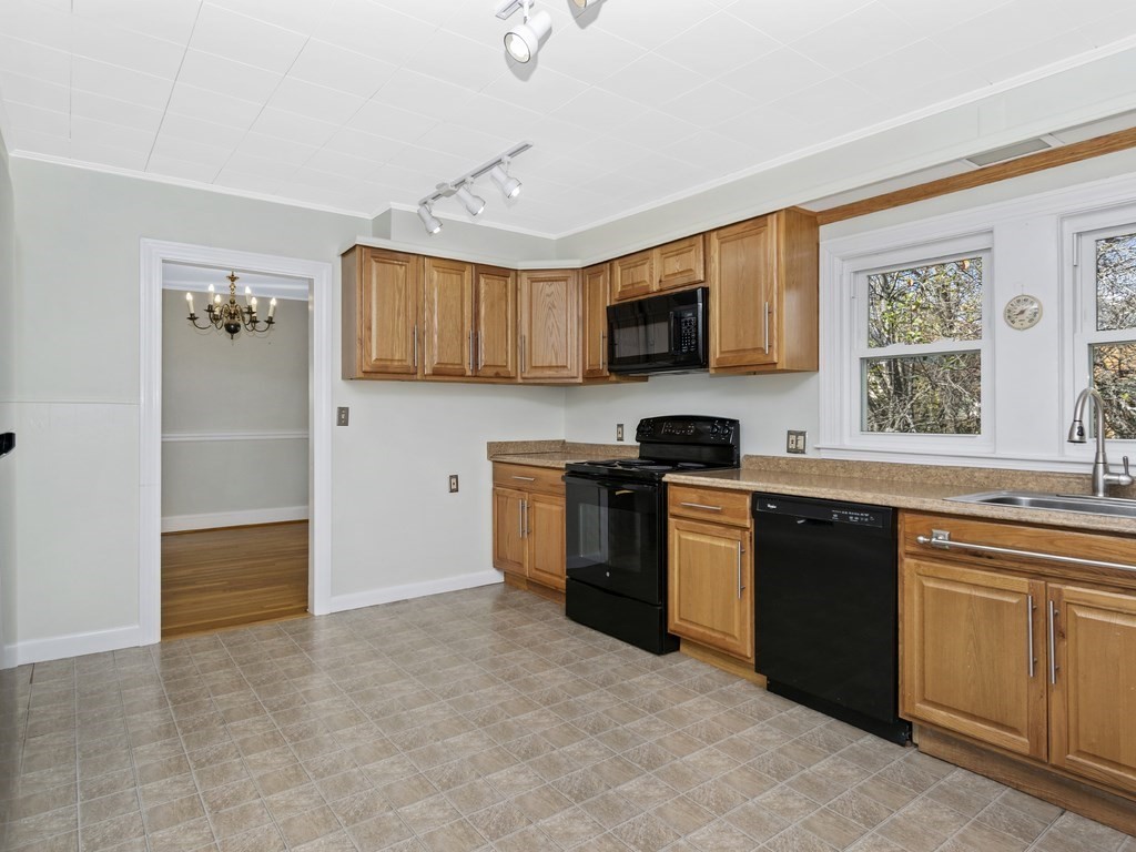 453-455 Albemarle Road Newton, MA 02460 - Photo 11 of 15 Gallery Image 11