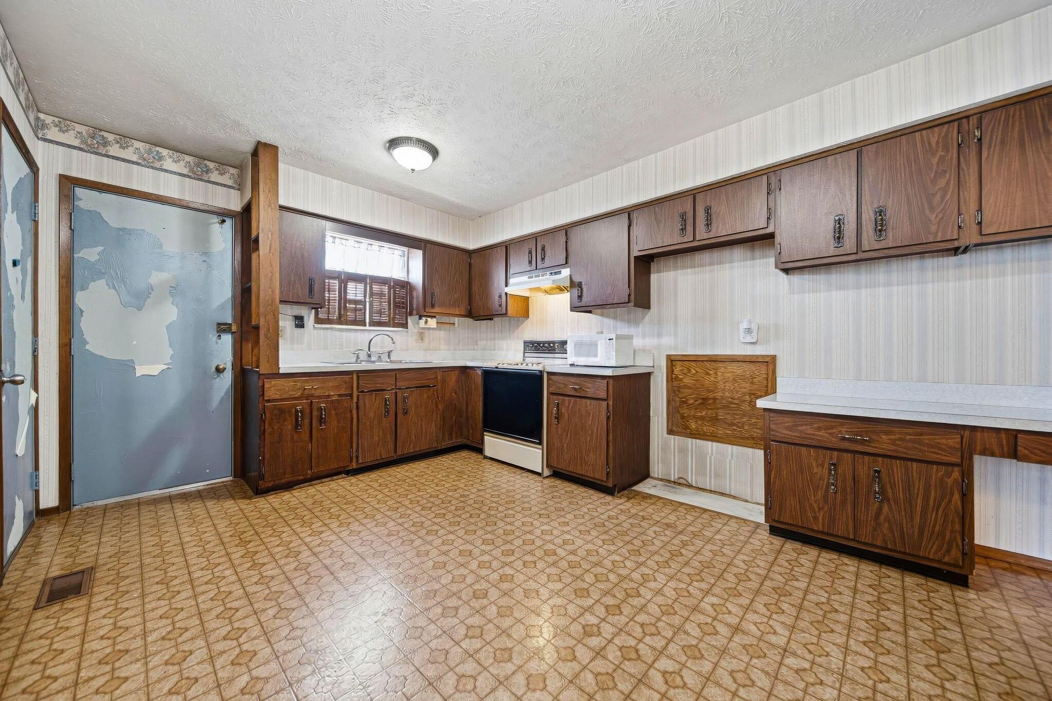 5332 Trabue Road Columbus, OH 43228 - Photo 15 of 55