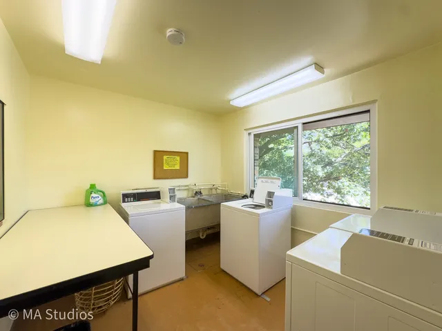 $169,000 | 2632 North Windsor Drive, Unit 104, Arlington Heights, IL 60004