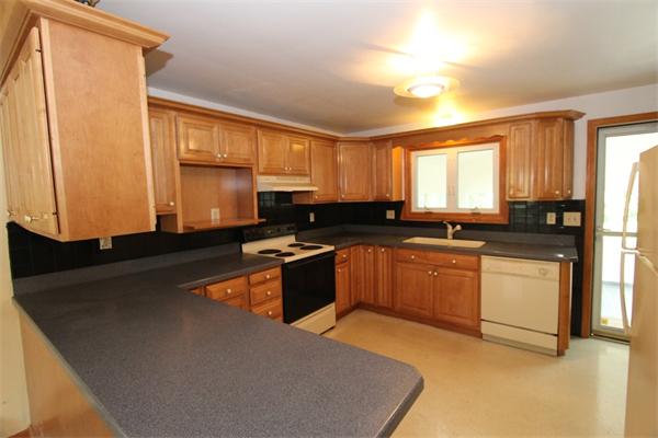 4 McGill Street Worcester, MA 01607 - Photo 3 of 11 Gallery Image 3