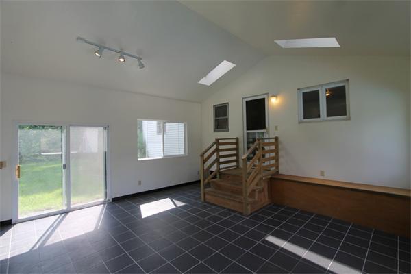 4 McGill Street Worcester, MA 01607 - Photo 5 of 11 Gallery Image 5