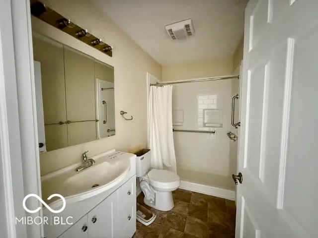 $257,900 | 143 Tracy Ridge Boulevard, Whiteland, IN 46184