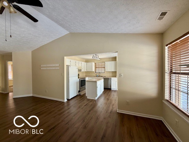 143 Tracy Ridge Boulevard Whiteland, IN 46184 - Photo 6 of 23