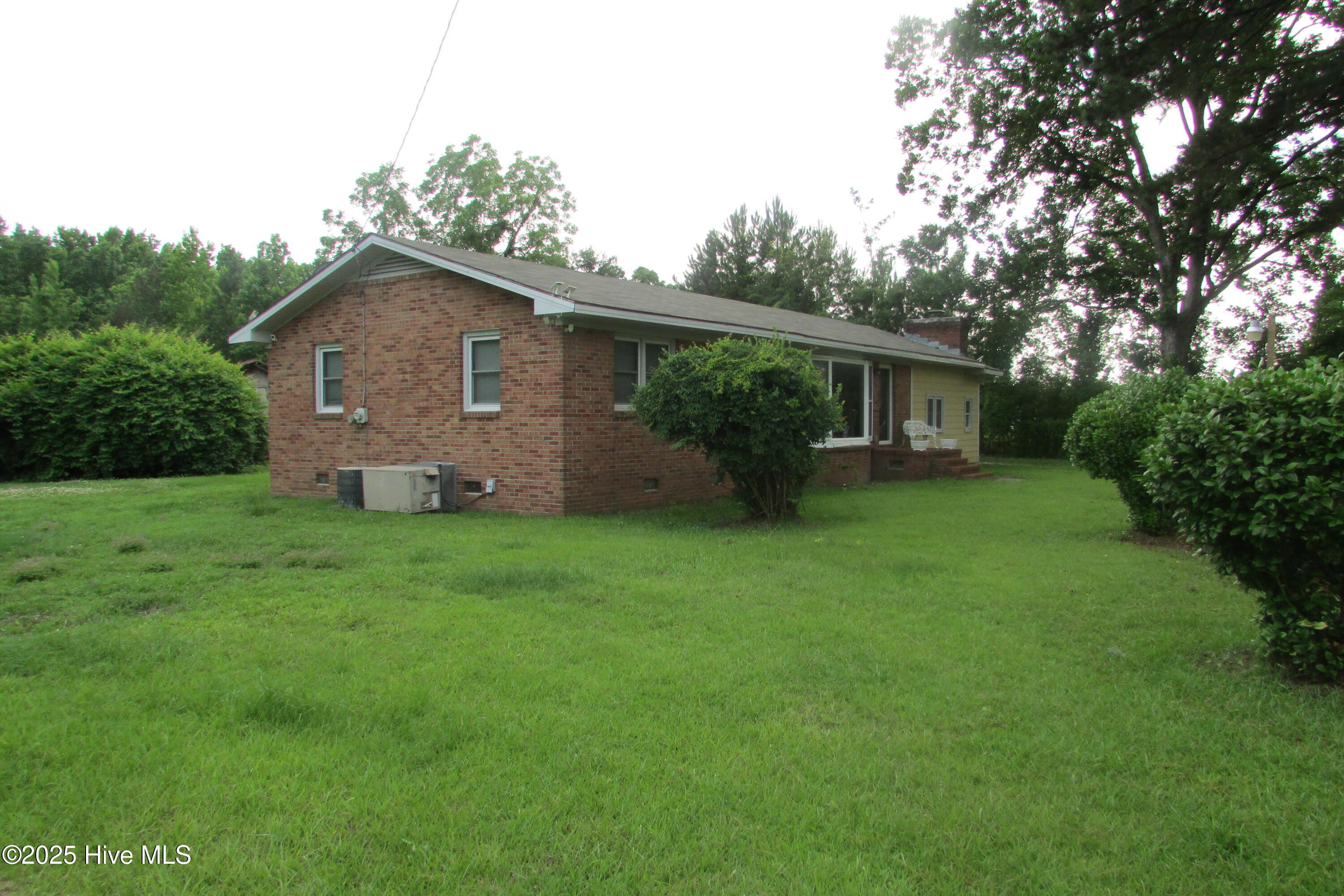 291 Community Road Warsaw, NC 28398 - Photo 2 of 22 IMG_4639