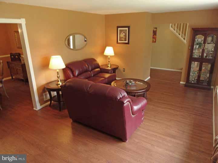 262 Hickory Road Yardley, PA 19067 - Photo 3 of 22
