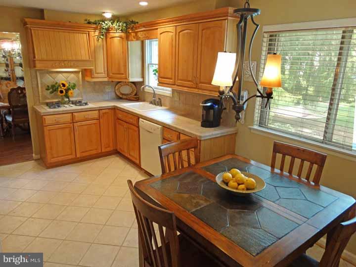 262 Hickory Road Yardley, PA 19067 - Photo 6 of 22