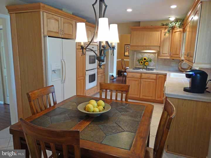 262 Hickory Road Yardley, PA 19067 - Photo 8 of 22