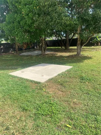 a view of a yard