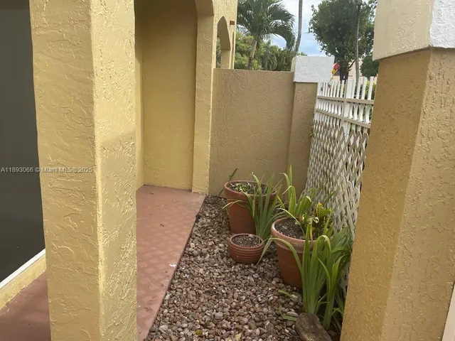 $2,000 | 370 Northwest 85th Court, Unit 1804, Miami, FL 33126