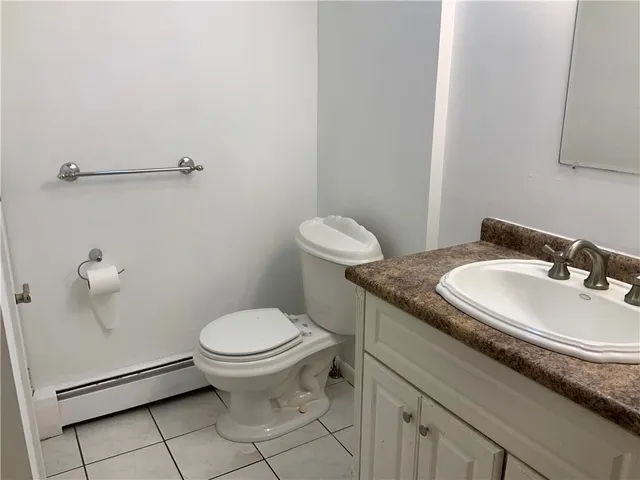 $1,700 | 23 Village Court, Unit 23, West Warwick, RI 02893