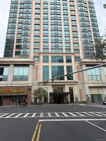 $515,000 | 175 Huguenot Street, Unit 2205, New Rochelle, NY 10801