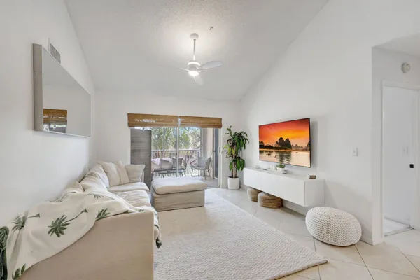 $3,500 | 284 Village Boulevard, Unit 9307, Tequesta, FL 33469