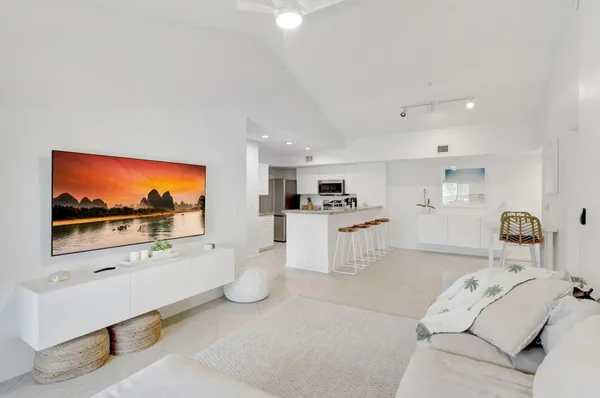 $3,500 | 284 Village Boulevard, Unit 9307, Tequesta, FL 33469