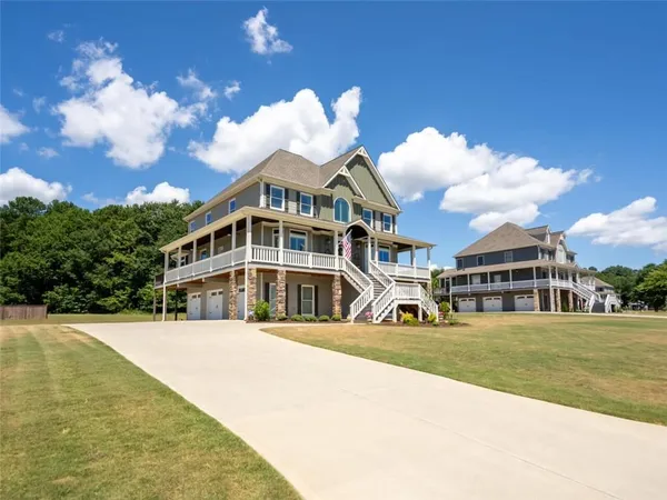 $709,900 | 96 River Walk Parkway, Euharlee, GA 30145