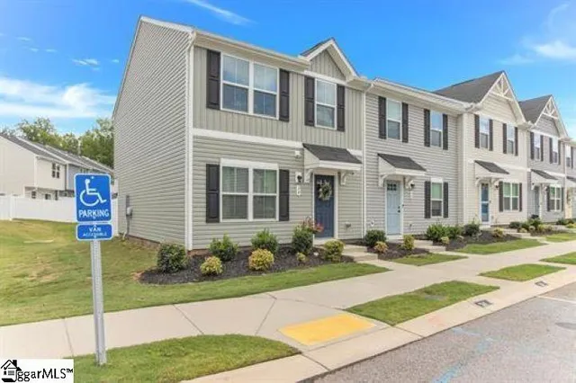 $1,600 | 34 Tidworth Drive, Greer, SC 29651